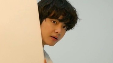Wow, V BTS Ungkap Para Member Sering Gak Pakai Baju Saat Tak Syuting