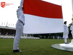 Upacara HUT Ke-75 RI di Istana, Paspampres Kompak Pakai Baju Adat