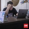 Aktivis sekaligus pemilik rumah produksi Watchdoc, Dandhy Dwi Laksono saat ditemui di kantor Watchdoc di kawasan Bekasi, Jawa Barat, Jumat, 14 Agustus 2020. CNN Indonesia/Bisma Septalisma
