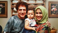 7 Potret Manis Ahmad Albar dengan Putri Kecilnya yang Baru Berusia 3 Tahun
