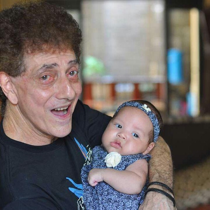 <p>Meski demikian, Ahmad Albar tetap berusaha menjadi ayah terbaik untuk sang putri bungsu. (Foto: Instagram @dewiye04)</p>