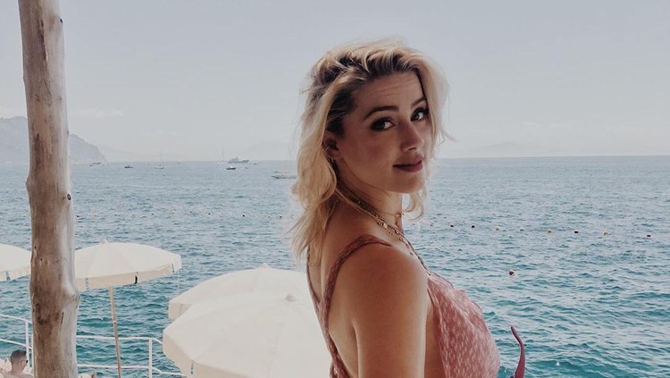 Amber Hard di Italia Amber Hard di Italia