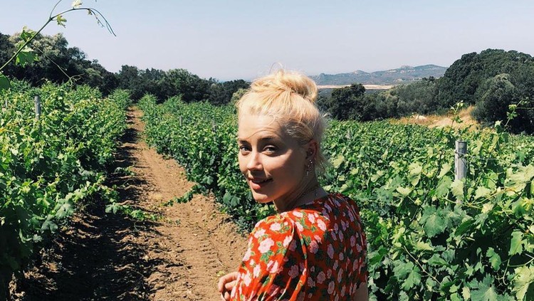 Amber Heard di Korsika
