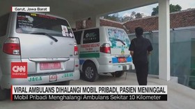 VIDEO: Ambulans Dihalangi Mobil Pribadi, Pasien Meninggal