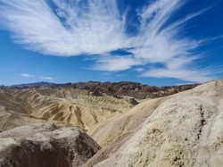 Jatuh dari Ketinggian 28 Meter, Turis Taman Death Valley Meninggal Dunia