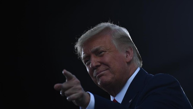 Mantan Presiden AS, Donald Trump, mulai menyusun strategi pembelaan sidang pemakzulan dengan kuasa hukum.