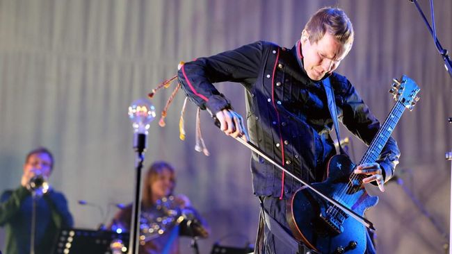 Jonsi Birgisson berkolaborasi dengan vokalis Cocteau Twins, Elizabeth Fraser, dalam single anyar yang bakal jadi bagian album solo sang pentolan Sigur Ros.