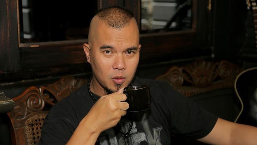 Musisi sekaligus Politikus Partai Gerindra Ahmad Dhani Musisi sekaligus Politikus Partai Gerindra Ahmad Dhani