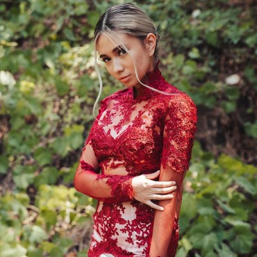 Kenakan Kebaya Merah, Niki Zefanya Nyanyikan 'Satu Nusa Satu Bangsa'