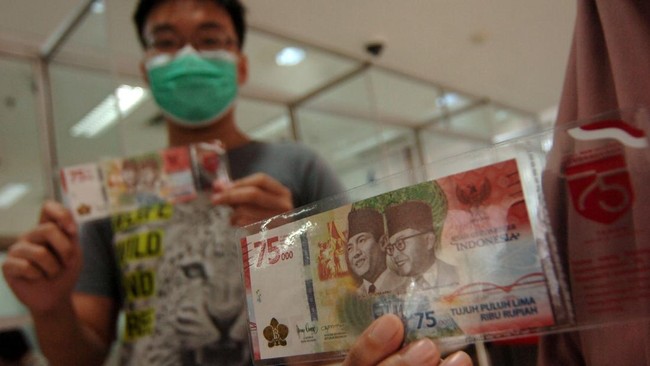 Penerbitan 75 juta lembar uang baru Rp75 ribu dinilai tak akan berdampak besar pada likuiditas perekonomian dan inflasi.