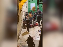 Polisi Israel DItusuk di Jerusalem