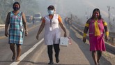 FOTO: Suku Amazon Blokade Jalan Tuntut Bantuan Corona Penduduk asli hutan Amazon Brasil melakukan unjuk rasa dengan memblokir jalan raya utama untuk menuntut bantuan pandemi virus orona.