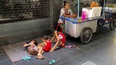 FOTO : Thailand Terperosok ke Jurang Resesi Thailand terjerumus ke jurang resesi setelah laju ekonominya minus 12,2 persen pada kuartal II 2020 karena pandemi virus corona.