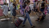 FOTO : Thailand Terperosok ke Jurang Resesi Thailand terjerumus ke jurang resesi setelah laju ekonominya minus 12,2 persen pada kuartal II 2020 karena pandemi virus corona.