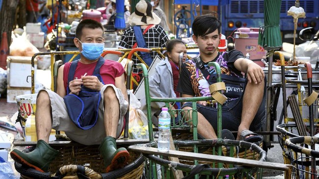 Thailand menambah panjang daftar negara di kawasan Asia yang terperosok ke lubang resesi ekonomi sepanjang paruh pertama tahun ini.