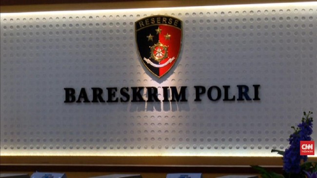 Bareskrim Polri melimpahkan berkas perkara kasus pengunggah foto Ma'ruf-Kakek Sugiono ke kejaksaan.