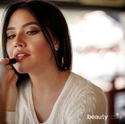 Tips Supaya Lipstik Tetap Tahan Lama Seharian