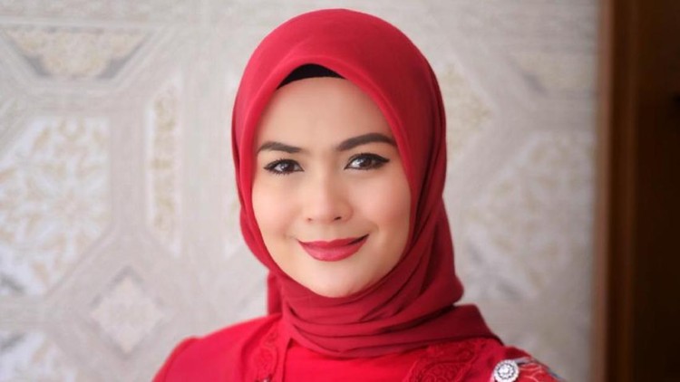 Yane Ardian, istri Bima Arya