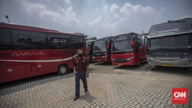 FOTO: Bisnis Bus Pariwisata Terpukul Pandemi Corona