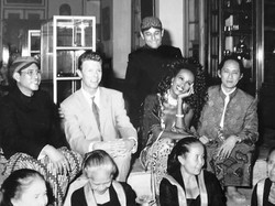 David Bowie hingga Suzzanna Ikut Ritual Malam 1 Suro