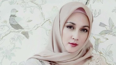 Dina Lorenza Masih Berharap Ketemu Jodoh Sebelum Meninggal Dunia