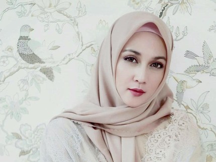 5 Fakta Artis Dina Lorenza yang Maju sebagai Calon Wakil Bupati Bandung