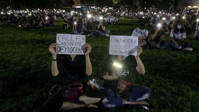 Kepolisian Thailand menangkap sejumlah aktivis terkemuka yang terlibat dalam gerakan pro-demokrasi, Kamis (20/8).