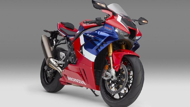 Motor yang dibeli konsumen Surabaya ini merupakan CBR1000RR-R Fireblade pertama yang laku pada tahun ini.
