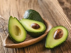 Manfaat Buah Alpukat untuk Kesehatan dan Kandungan Nutrisinya