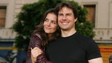 img-title Kisah di Balik Perceraian Tom Cruise & Katie Holmes yang Pernah Heboh