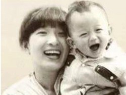 Selama 32 Tahun, Ibu Ini Tak Berhenti Mencari Anaknya yang Diculik