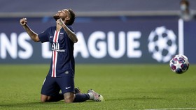 Neymar Bawa PSG ke Final Liga Champions, Barcelona Gigit Jari