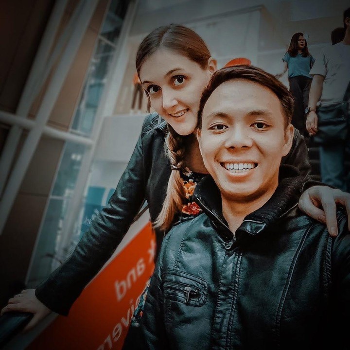 <p>Kisah cinta bule Belgia dan supir angkot asal Bandung sempat viral di tahun lalu. Mereka adalah Liz dan El. (Foto: instagram @liz.belgia)</p>