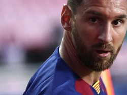 Lionel Messi Pose dengan Jersey Inter Milan, Cocok Enggak?