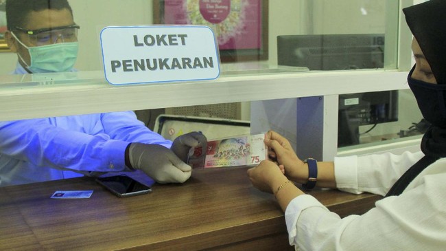 BI membuka penukaran uang baru untuk 'angpao' Lebaran 2021 mulai 12 April sampai 11 Mei. Berikut penjelasan dan tempatnya.