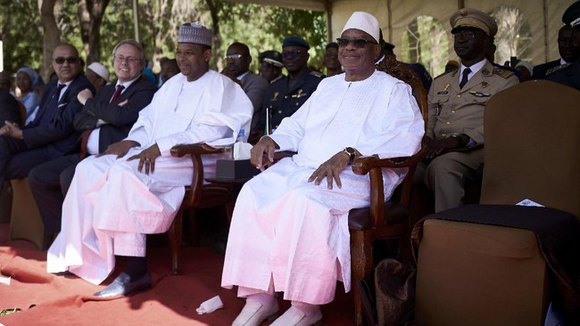 Pemberontak di Mali mengaku pada Selasa (18/8) bahwa mereka telah menangkap Presiden Ibrahim Boubacar Keita dan Perdana Menteri Boubou Cisse.