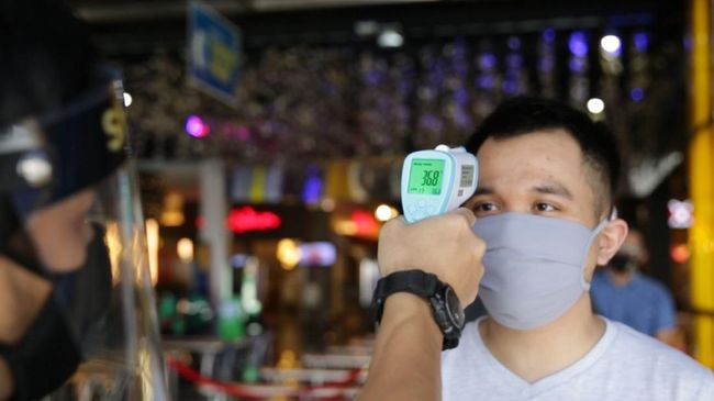 Trans Snow World Bintaro telah mempersiapkan protokol kesehatan yang ketat, sehingga pengunjung bisa liburan sambil bermain salju dengan rasa aman dan nyaman.
