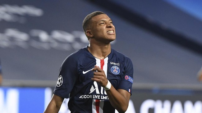 Penyerang PSG Kylian Mbappe bakal melupakan sentimen bertemu dengan Edinson Cavani saat bersua MU di Liga Champions.