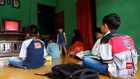 VIDEO: Seorang Guru Dirikan Stasiun TV Untuk Belajar Daring
