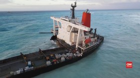 VIDEO: Melihat Kapal Jepang Terbelah Dua di Mauritius