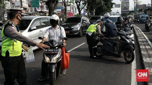Polisi akan menggelar Operasi Zebra 2020 mulai 26 Oktober-8 November dengan fokus pada pelanggaran melawan arus, helm, dan stop line.