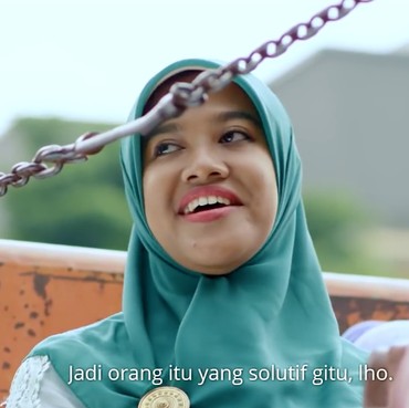 Sosok Bu Tejo, Penggosip dalam Film 'Tilik' yang Viral di Medsos