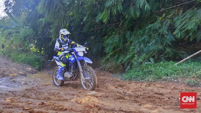 Melintasi jalur offroad menggunakan motor perlu teknik khusus selain spesifikasi motor yang mendukung.