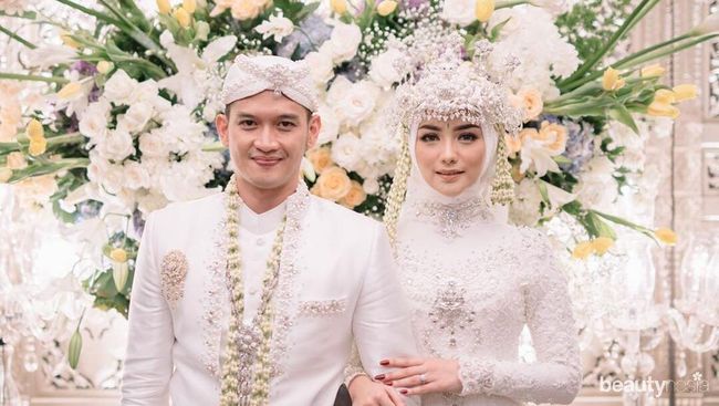 kebaya pengantin putih