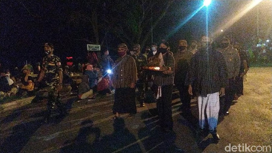 Perayaan malam 1 suro di Ponorogo&period;