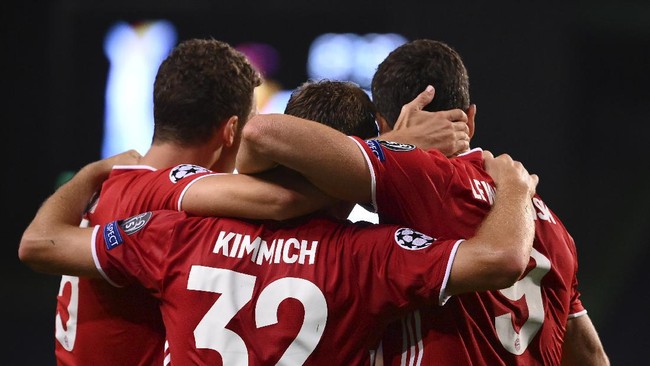 Bayern Munchen melanjutkan torehan impresif di Liga Champions setelah mencukur Olympique Lyon pada babak semifinal.