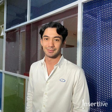 Reaksi Mengejutkan Ibunda Saat Reza Rahadian Pilih Agama Islam