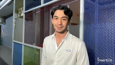 img-title Reaksi Mengejutkan Ibunda Saat Reza Rahadian Pilih Agama Islam