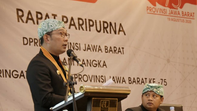 Gubernur Ridwan Kamil menyebut silih asih, silih asah, dan silih asih menjadi cara Jabar untuk mengatasi Covid-19.