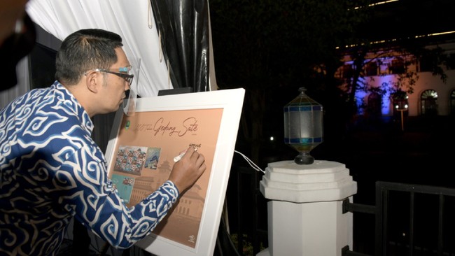 Menurut Ridwan Kamil, berdisiplin menerapkan protokol kesehatan 3M menjadi salah satu bentuk bela negara dalam perjuangan melawan Covid-19.
